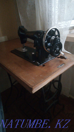 Soviet sewing machine Atyrau - photo 1