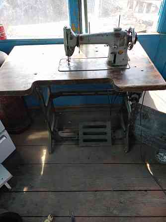 Производственная швейная машина 