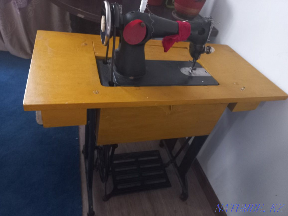 Sell Soviet sewing machine  - photo 3