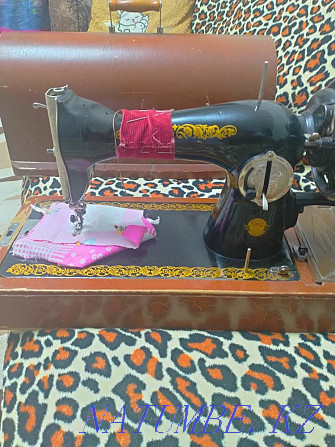 Selling a sewing machine Shahtinsk - photo 1