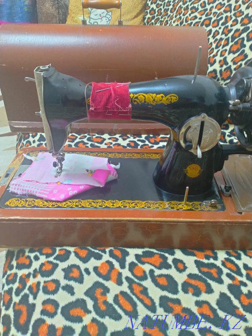 Selling a sewing machine Shahtinsk - photo 1