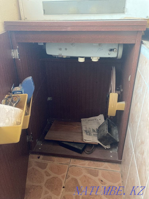 Soviet sewing machine Байзак - photo 1