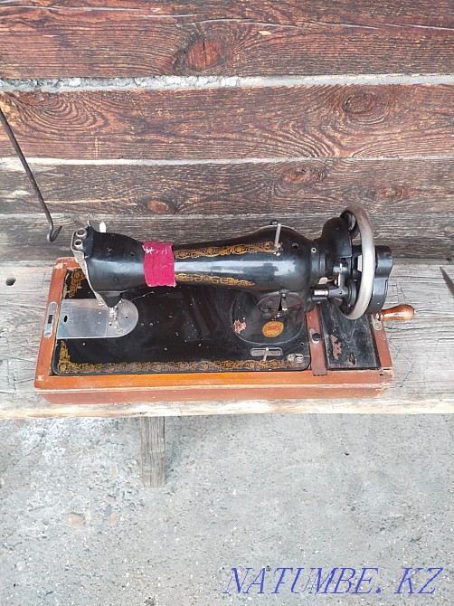 Sell Soviet sewing machine Semey - photo 2