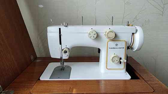 Швейная машинка Чайка -142М ,с тумбой Almaty