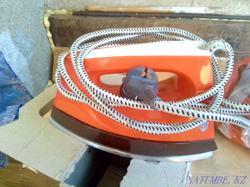 Утюг производства СССР новый Степногорск - изображение 1