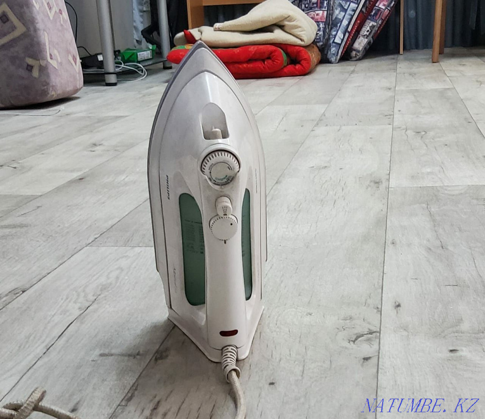 Утюг Phillips рабочий Алматы - изображение 2