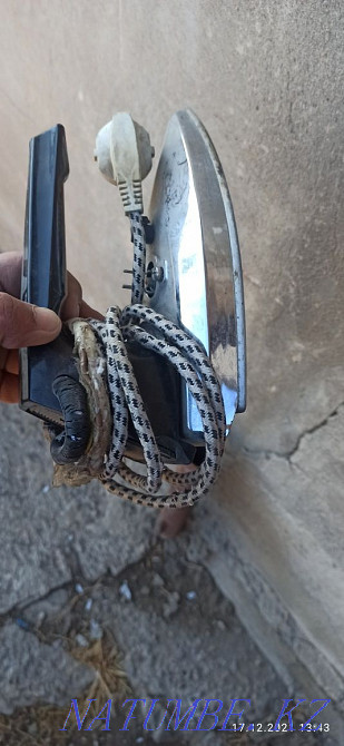 Продаются утюги  - изображение 1