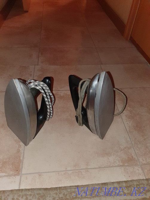 Soviet irons set Temirtau - photo 1