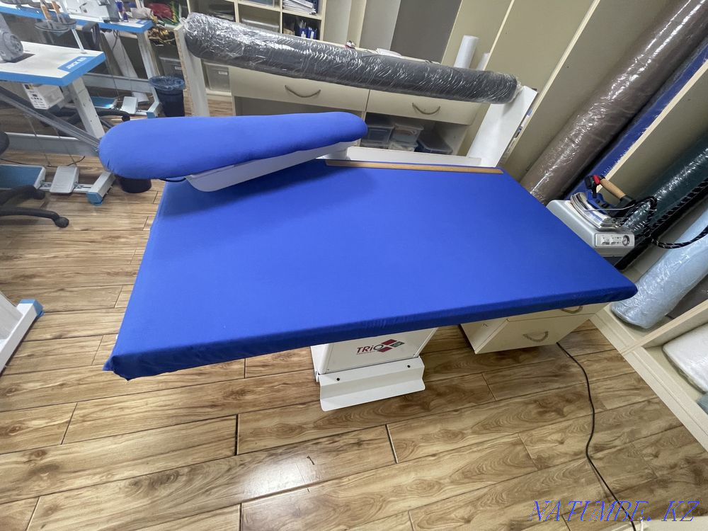 Промышленный прямоугольный гладильный стол с рукавом Алматы - изображение 1