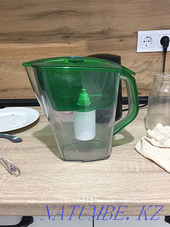 Продам фильтр кувшин для воды и 2шт бутылки от Herbalife Астана - изображение 1