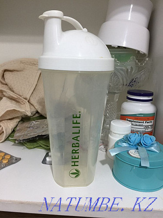Продам фильтр кувшин для воды и 2шт бутылки от Herbalife Астана - изображение 3