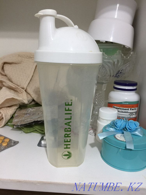 Продам фильтр кувшин для воды и 2шт бутылки от Herbalife Астана - изображение 3