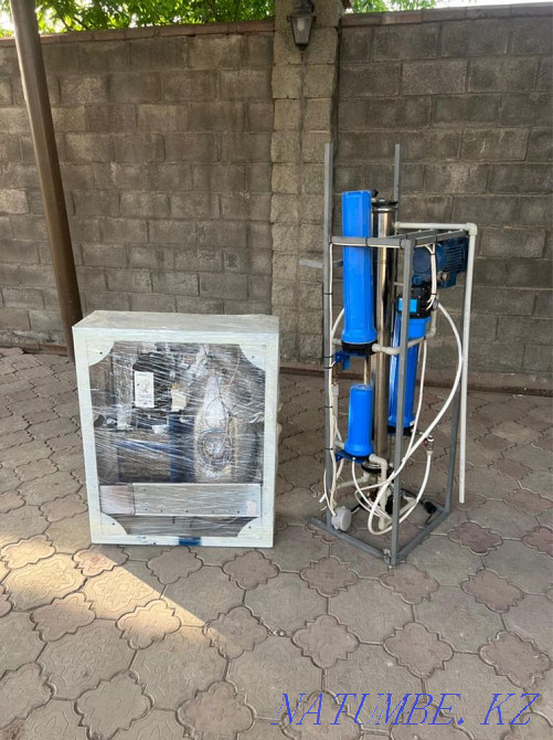 Hinged street water vending machine for water treatment Каменка - photo 2