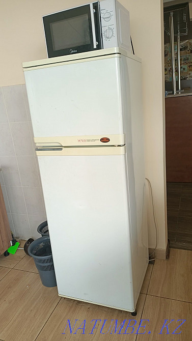 Refrigerator and freezer  - photo 1