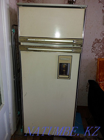 I will urgently sell the refrigerator ""OKA-6"". 2-chamber. Good for giving. Petropavlovsk - photo 1