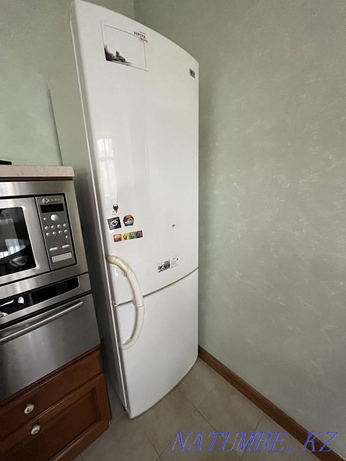 Срочно! Холодильник б/у 2 метра Актобе - изображение 1