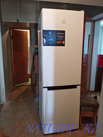 Тоңазытқыш "INDESIT" DF4180W  - изображение 1