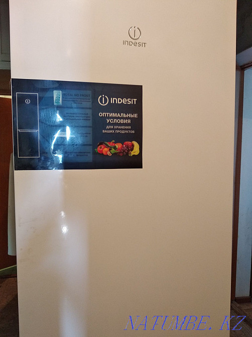Холодильник "INDESIT" DF4180W  - изображение 2