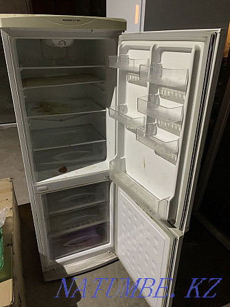 Продам двухкамерный холодильник Аксу - изображение 2