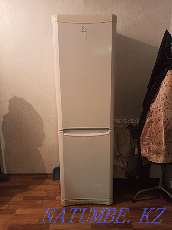 Продам холодильник Индезит Экибастуз - изображение 1