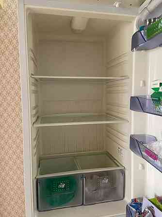 Холодильник в нерабочем состоянии Актобе