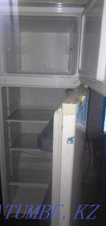 Sell working fridge  - photo 1