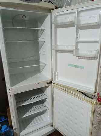 Продам два холодильника в рабочем состоянии 