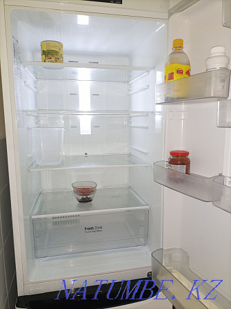 Холодильник lg. Пользовались 2 года. Каскелен - изображение 3
