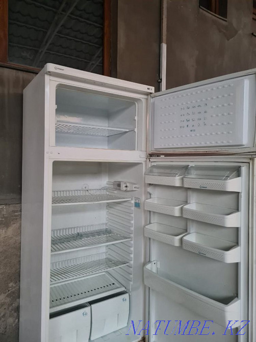 Холодильник Indesit Абай - изображение 2