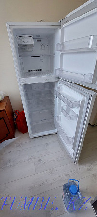LG refrigerator in good condition for sale as bought new Нуркен - photo 5