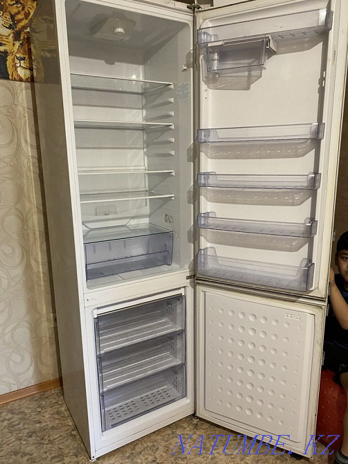I will sell the refrigerator Karagandy - photo 2