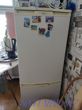 turquoise refrigerator  - photo 1
