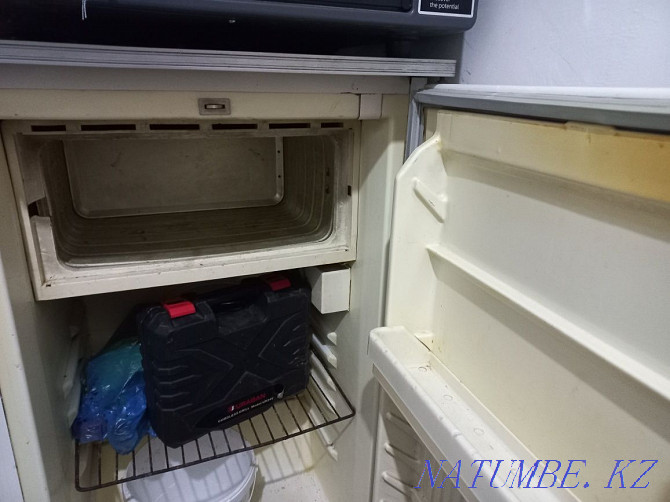 I will sell the Soviet refrigerator in working condition  - photo 3