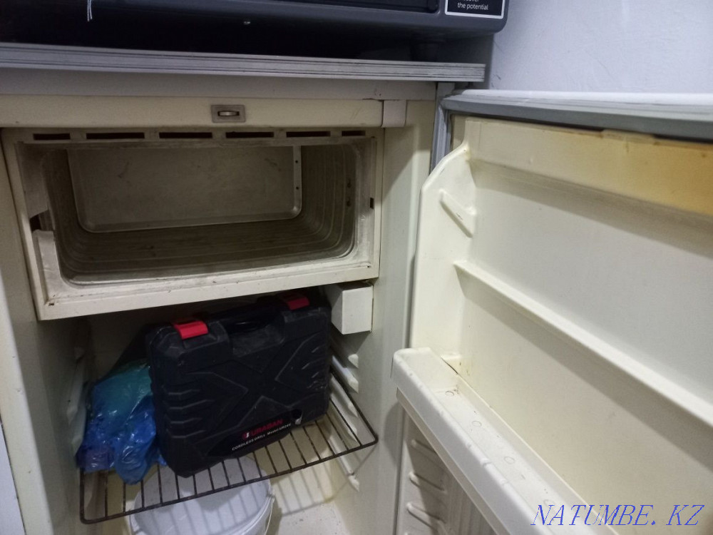 I will sell the Soviet refrigerator in working condition  - photo 3
