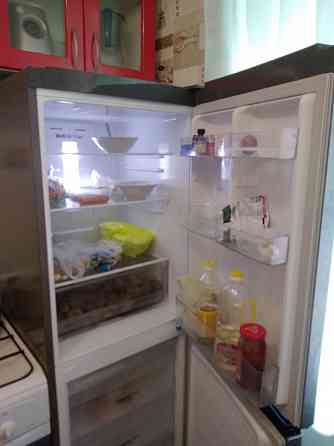 Холодильник LG новый всего 1 год в эксплуатации. Rudnyy
