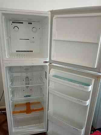 Холодильник продаю буышный 50 000тг 