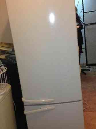 Срочно продам рабочий холодильник LG и Атлант по 40000т Атырау