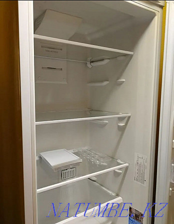 Refrigerator indesit  - photo 2