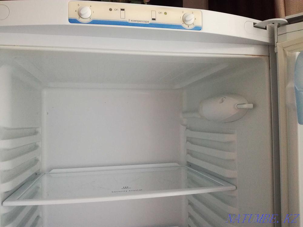 Холодильник индезит гудит