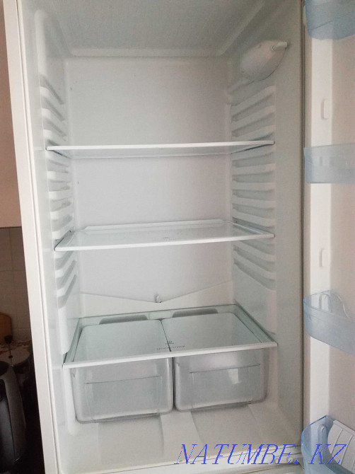 Холодильник индезит гудит