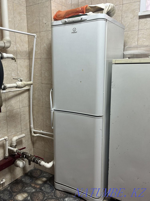 холодильник indesit Караганда - изображение 1