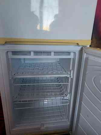 Продам холодильник Аксу