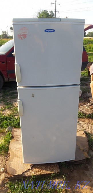 Biryusa refrigerator in good condition.  - photo 1