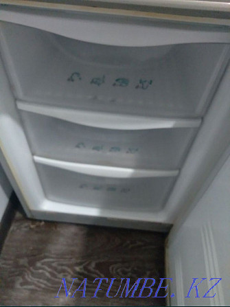 I will sell a Samsung refrigerator height somewhere 180cm width about 60cm Taldykorgan - photo 5