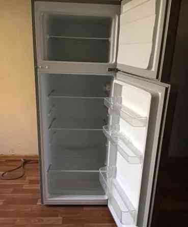 Продам холодильник Shivaki 