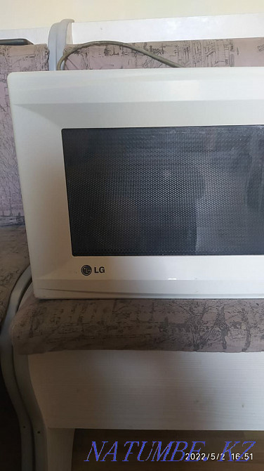 Microwave  - photo 1