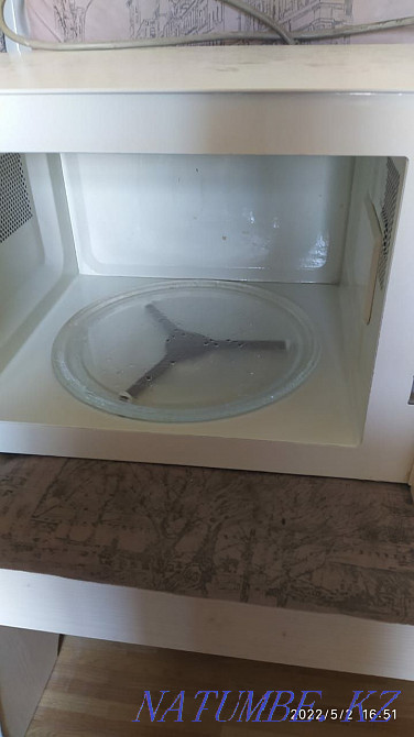 Microwave  - photo 3