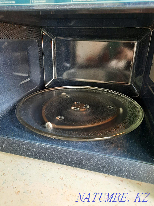 Продаю новую микроволновку Самсунг 1 месяц 40000 Темиртау - изображение 3