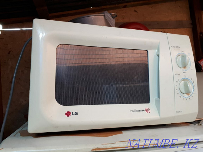 Срочно продам рабочий микравалноаый печ LG 15000 Атырау - изображение 1