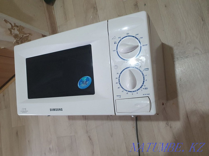 Microwave samsung fully working, but inside is not the same paint Karagandy - photo 2